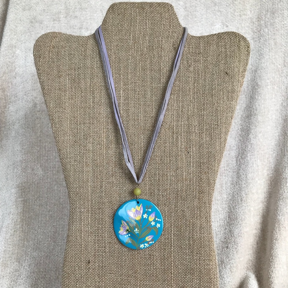 Bijoux Luck Painted Mother of Pearl Necklace
